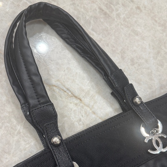 Chanel  Paris-biarritz leather tote - Picture 5 of 5